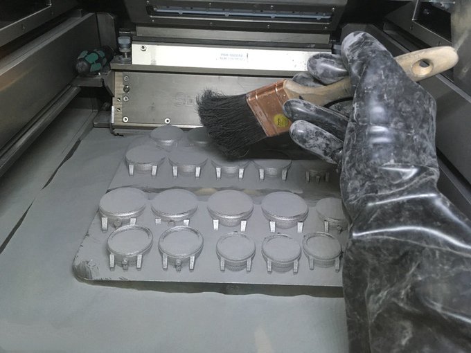 這回真是亮瞎狗眼了 3D打印的鈦合金腕表發(fā)起眾籌_e鍵3D打印服務 這回真是亮瞎狗眼了 3D打印的鈦合金腕表發(fā)起眾籌_e鍵3D打印服務