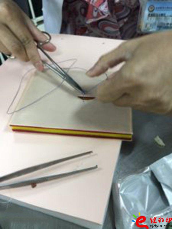 醫(yī)療設(shè)備器械3d打印模型應(yīng)用案例 3D打印仿真手臂輔助傷口縫合練習(xí)操作 醫(yī)療設(shè)備器械3d打印模型應(yīng)用案例 3D打印仿真手臂輔助傷口縫合練習(xí)操作