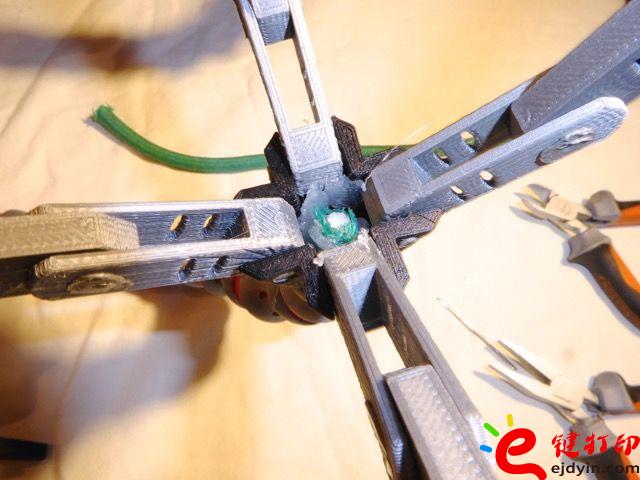 黑客帝國(guó)道具,黑客 游戲道具,3d打印道具,道具加工制作,道具模型,3D打印道具手板,道具手板加工,道具手板加工制作 <<黑客帝國(guó)>>電影道具展示 黑客帝國(guó)道具,黑客 游戲道具,3d打印道具,道具加工制作,道具模型,3D打印道具手板,道具手板加工,道具手板加工制作 <<黑客帝國(guó)>>電影道具展示