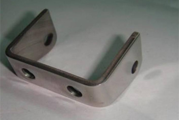 鈑金U形零件進(jìn)行折彎加工的要點